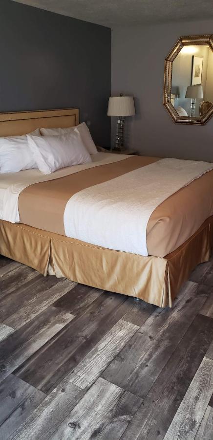 Deer Creek Motel เคมบริดจ์ ภายนอก รูปภาพ